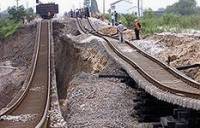 Только за последние сутки в Донецкой области зафиксировали семь случаев подрыва железнодорожных путей